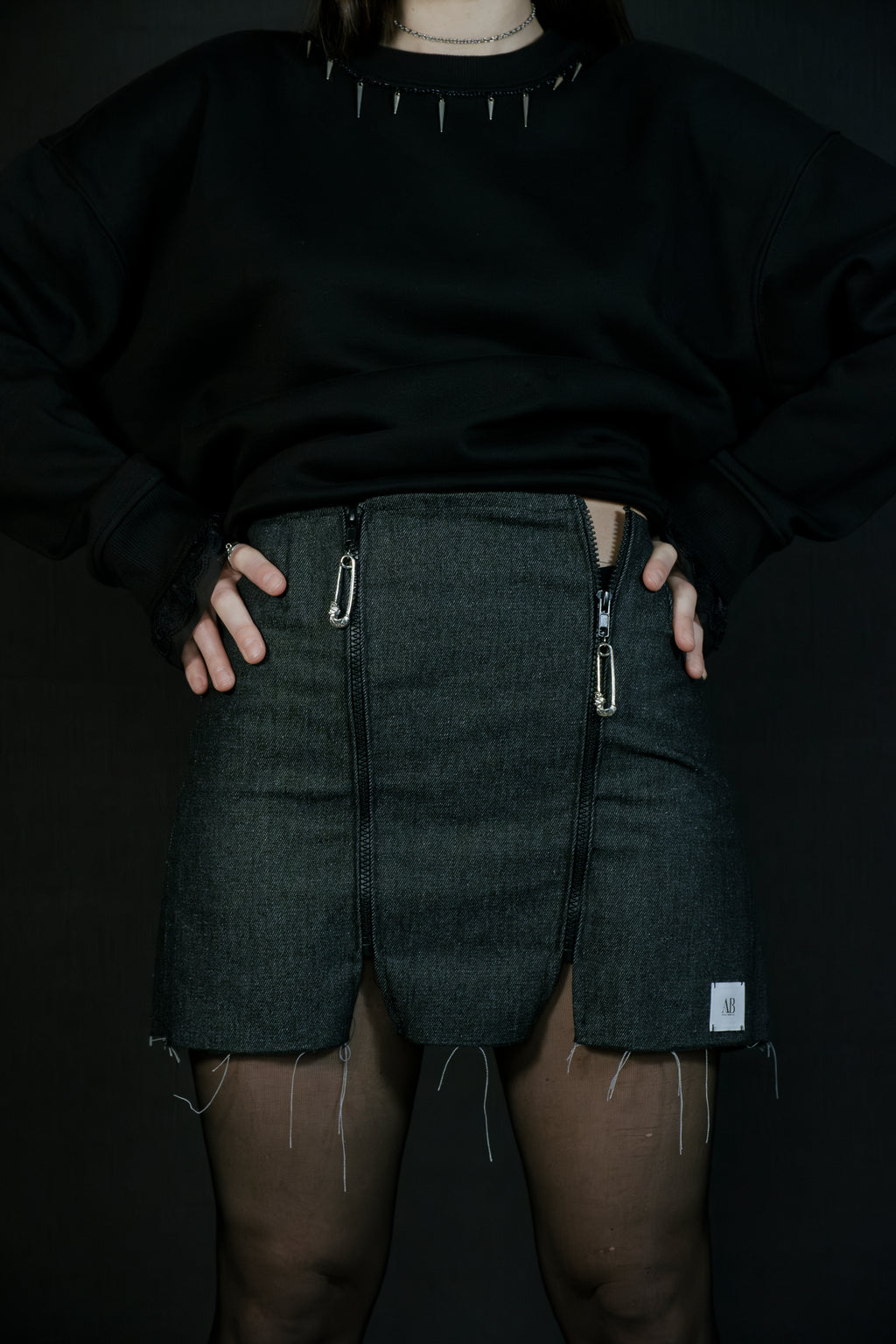 Skull zip skirt